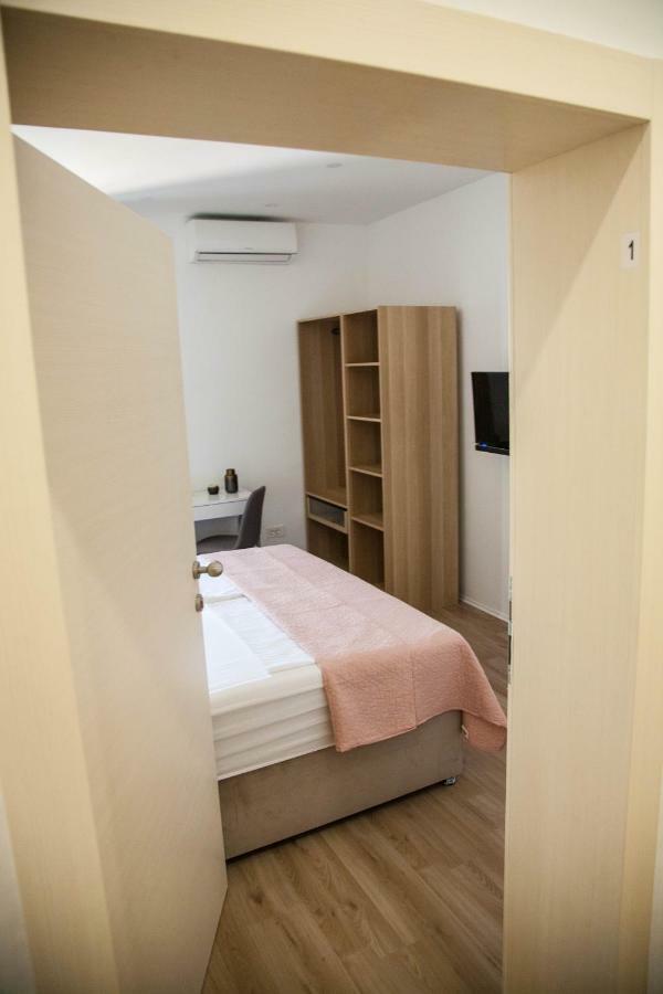 Soukki Town Centre Suites 1 Split Exterior photo